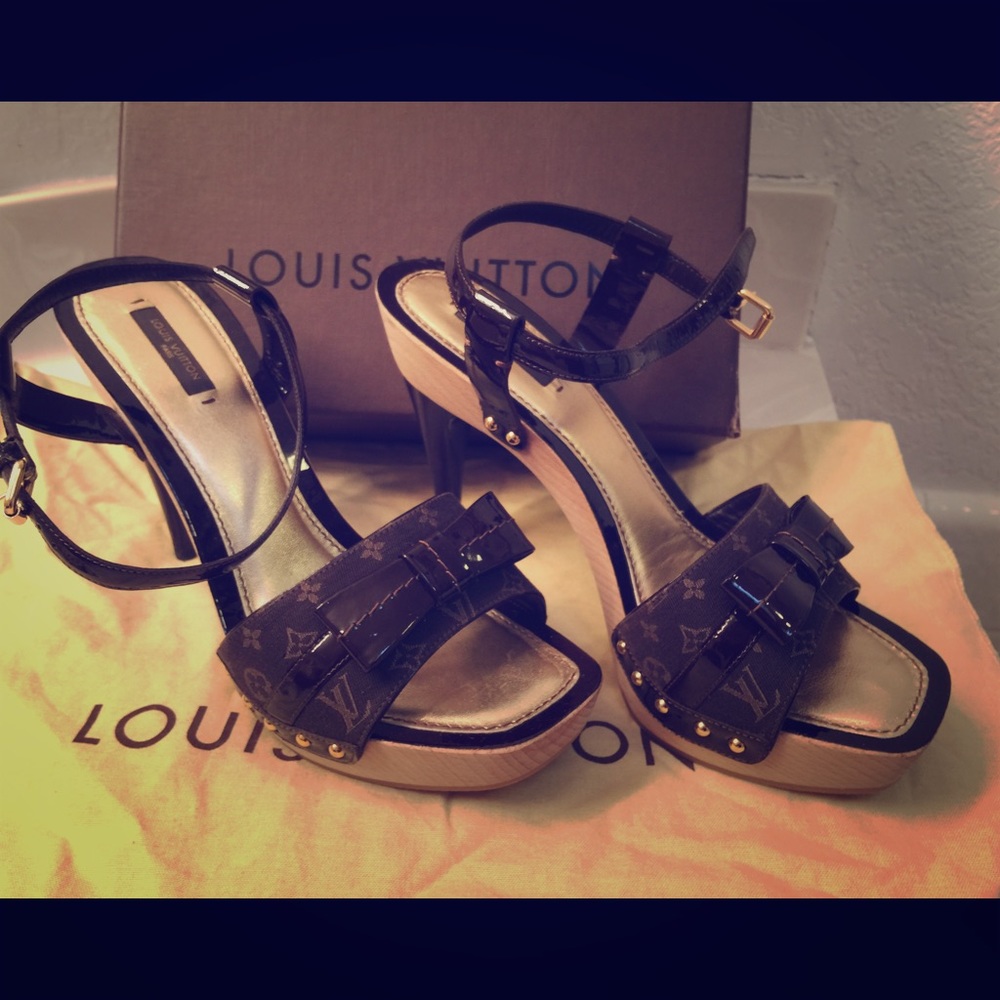 AUTHENTIC Louis Vuitton monogram brown shoes !